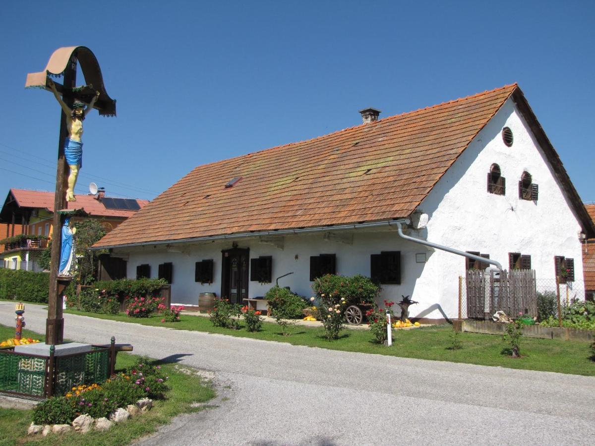 Homestay Kapl Ledinek Екстер'єр фото